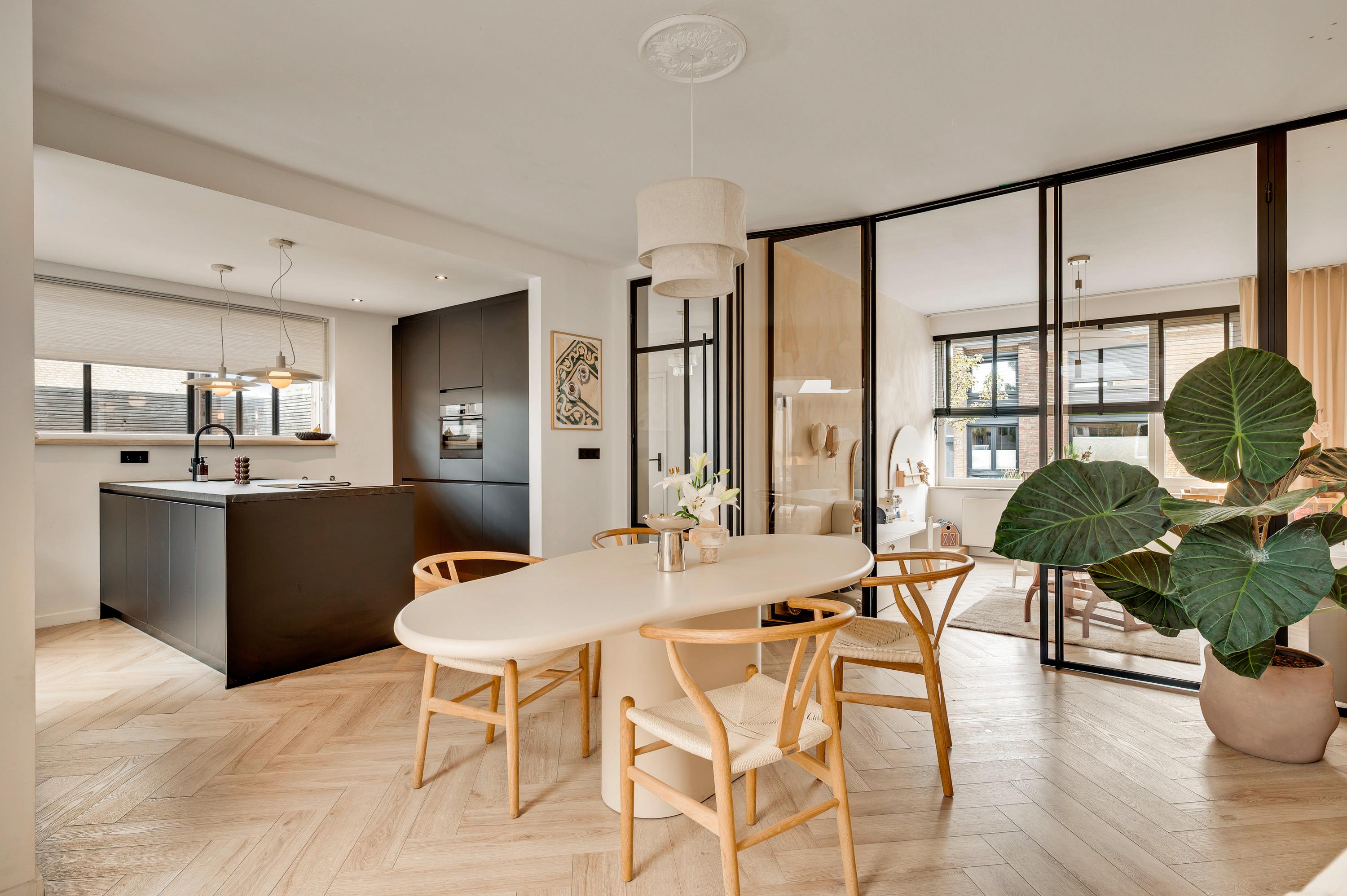 Twee-onder-één-kap te koop: Burg. Donnersstraat 12, Munstergeleen