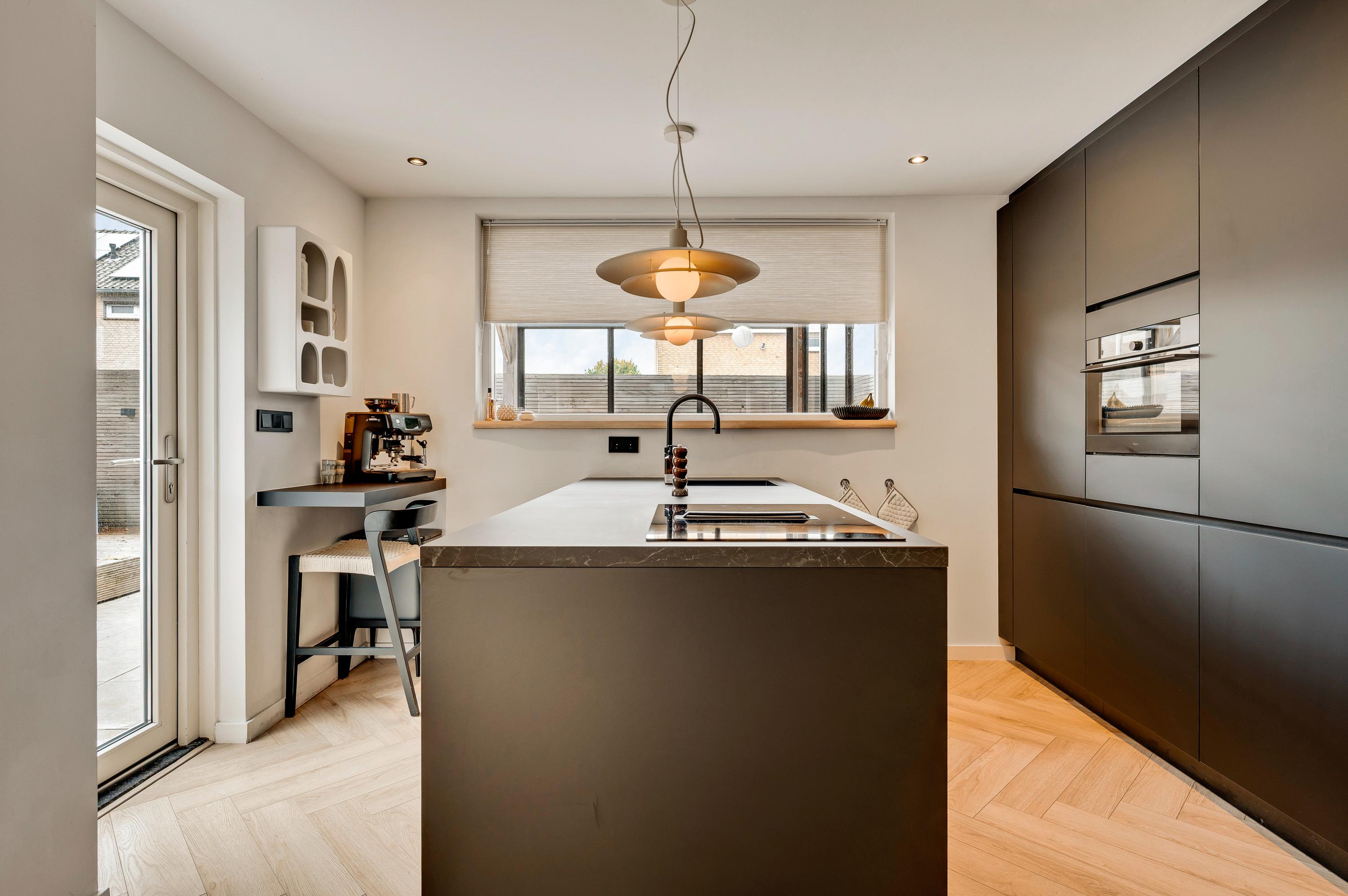 Twee-onder-één-kap te koop: Burg. Donnersstraat 12, Munstergeleen