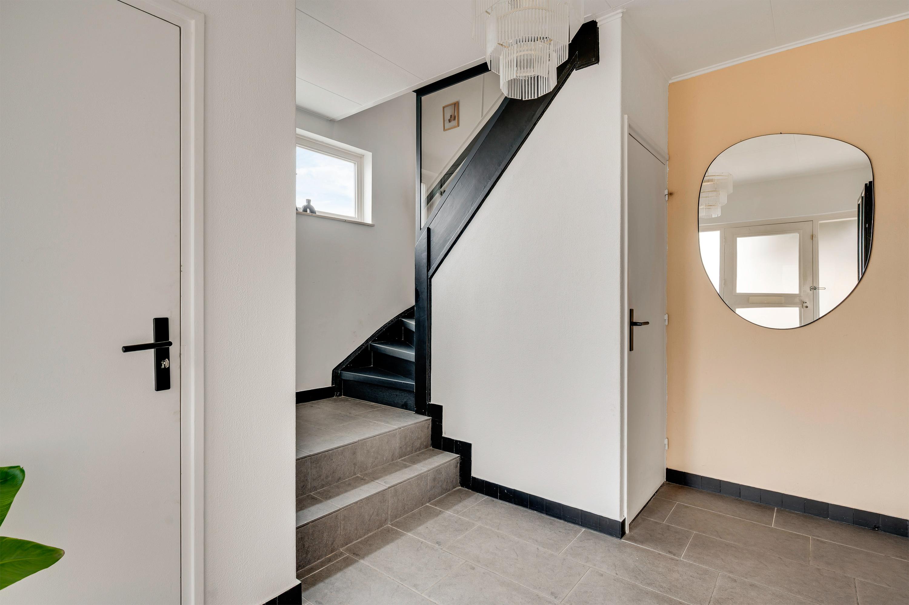 Twee-onder-één-kap te koop: Burg. Donnersstraat 12, Munstergeleen